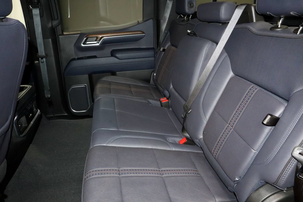 Used 2023 Chevrolet Silverado 1500 High Country w/ Technology Package AWD/4WD image 21