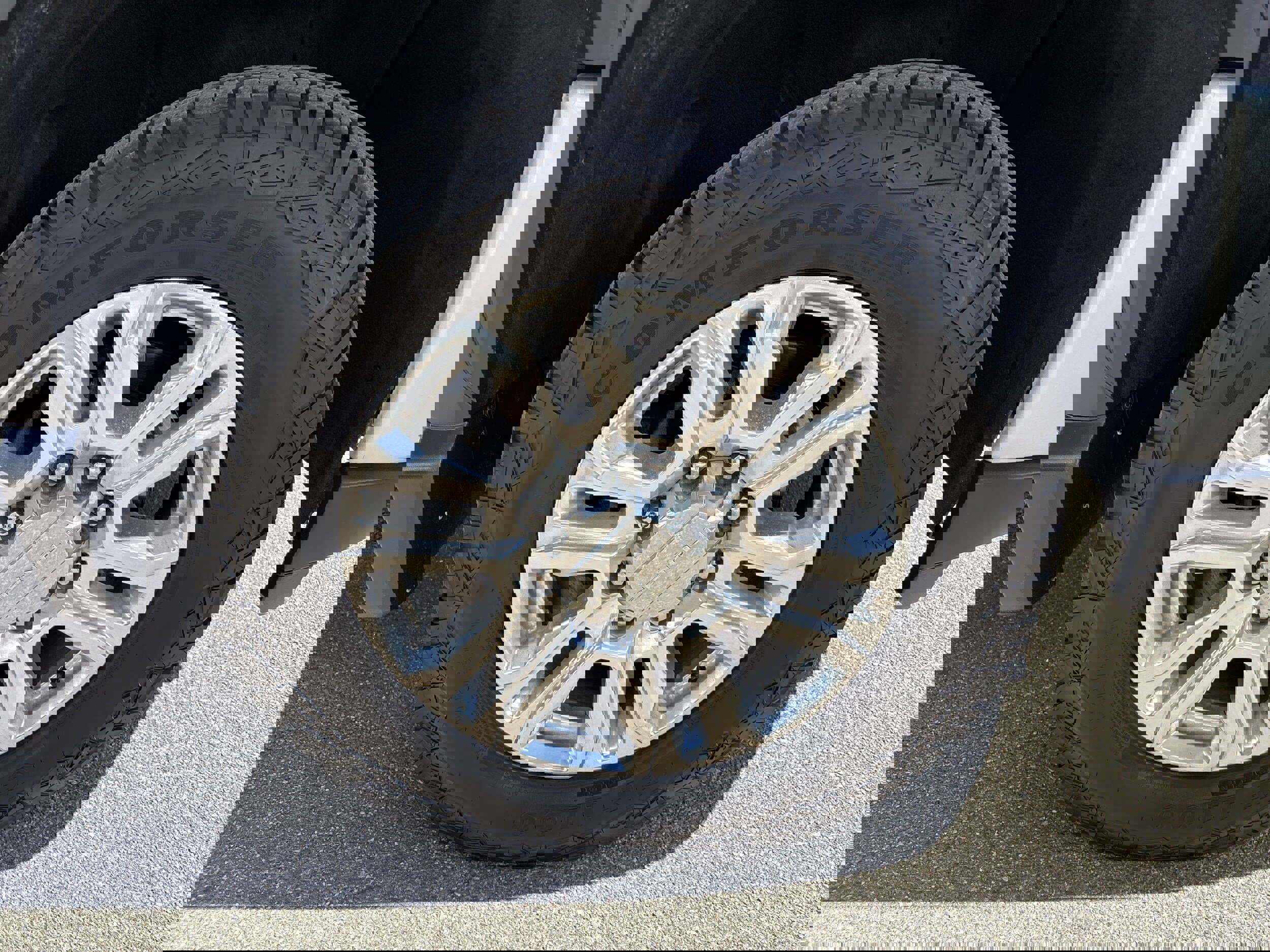 Used 2023 GMC Sierra 3500 Denali w/ Denali Ultimate Package image 35