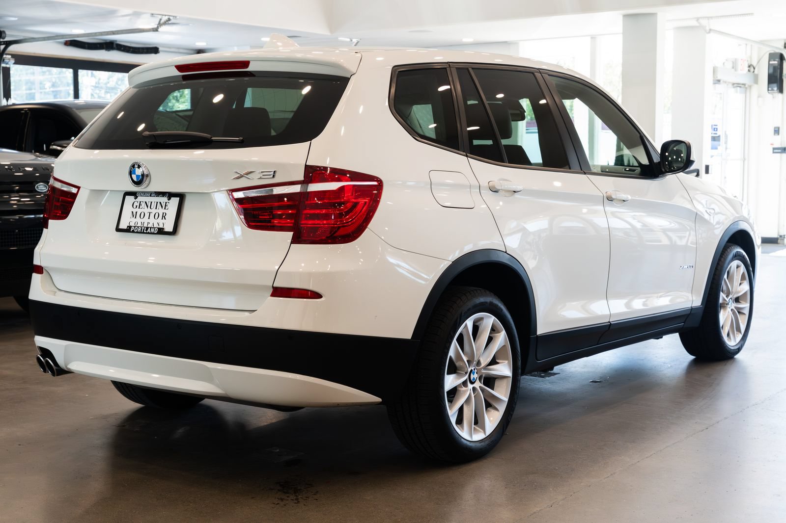 Used 2014 BMW X3 xDrive28i w/ Technology Package AWD/4WD image 4