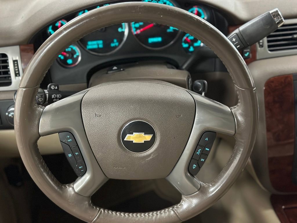 Used 2011 Chevrolet Suburban LTZ image 4