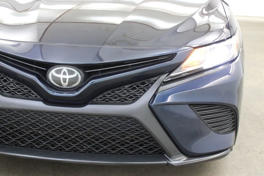 Used 2020 Toyota Camry SE FWD image 8