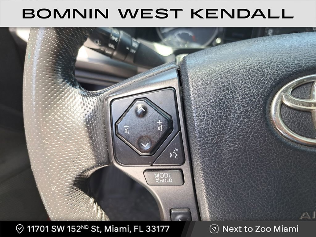 Used 2017 Toyota Tacoma SR image 19