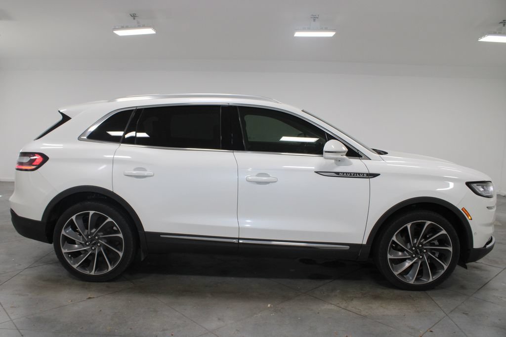 Used 2023 Lincoln Nautilus Reserve w/ Equipment Group 201A FWD image 11