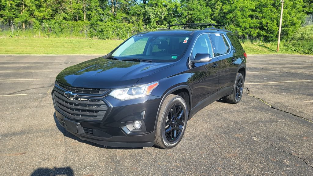 Used 2021 Chevrolet Traverse LT w/ LPO, Blackout Package AWD/4WD image 5