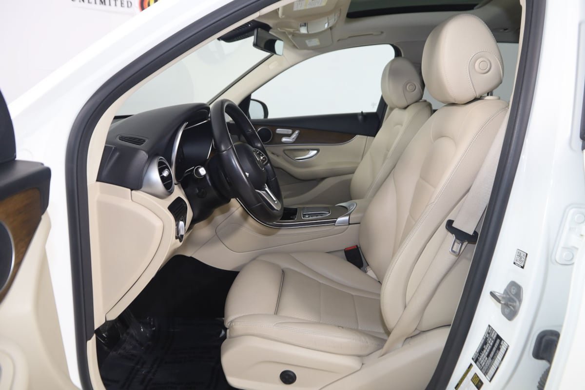Used 2021 Mercedes-Benz GLC 300 4MATIC image 12