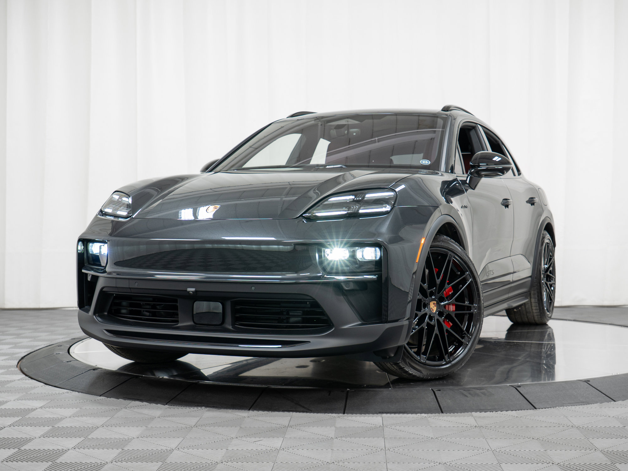 New 2026 Porsche Macan GTS Electric image 33