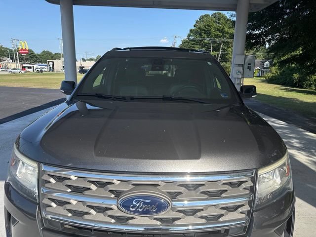 Used 2018 Ford Explorer XLT w/ Equipment Group 202A AWD/4WD image 9
