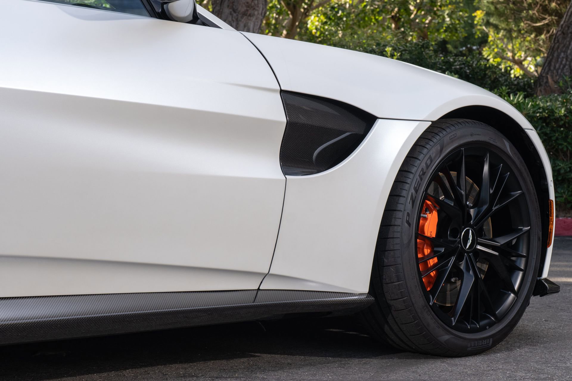 Used 2021 Aston Martin V8 Vantage Coupe RWD image 8