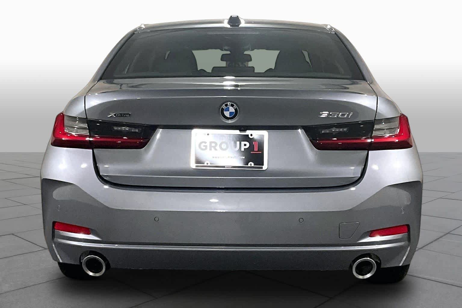 Used 2024 BMW 330i xDrive Sedan w/ Premium Package AWD/4WD image 4