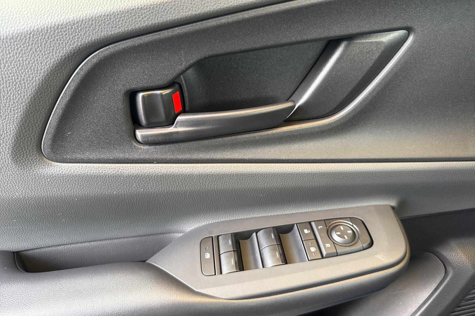 Used 2023 Toyota Prius LE image 12