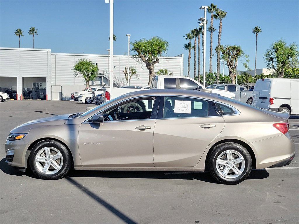 Used 2023 Chevrolet Malibu LT image 2