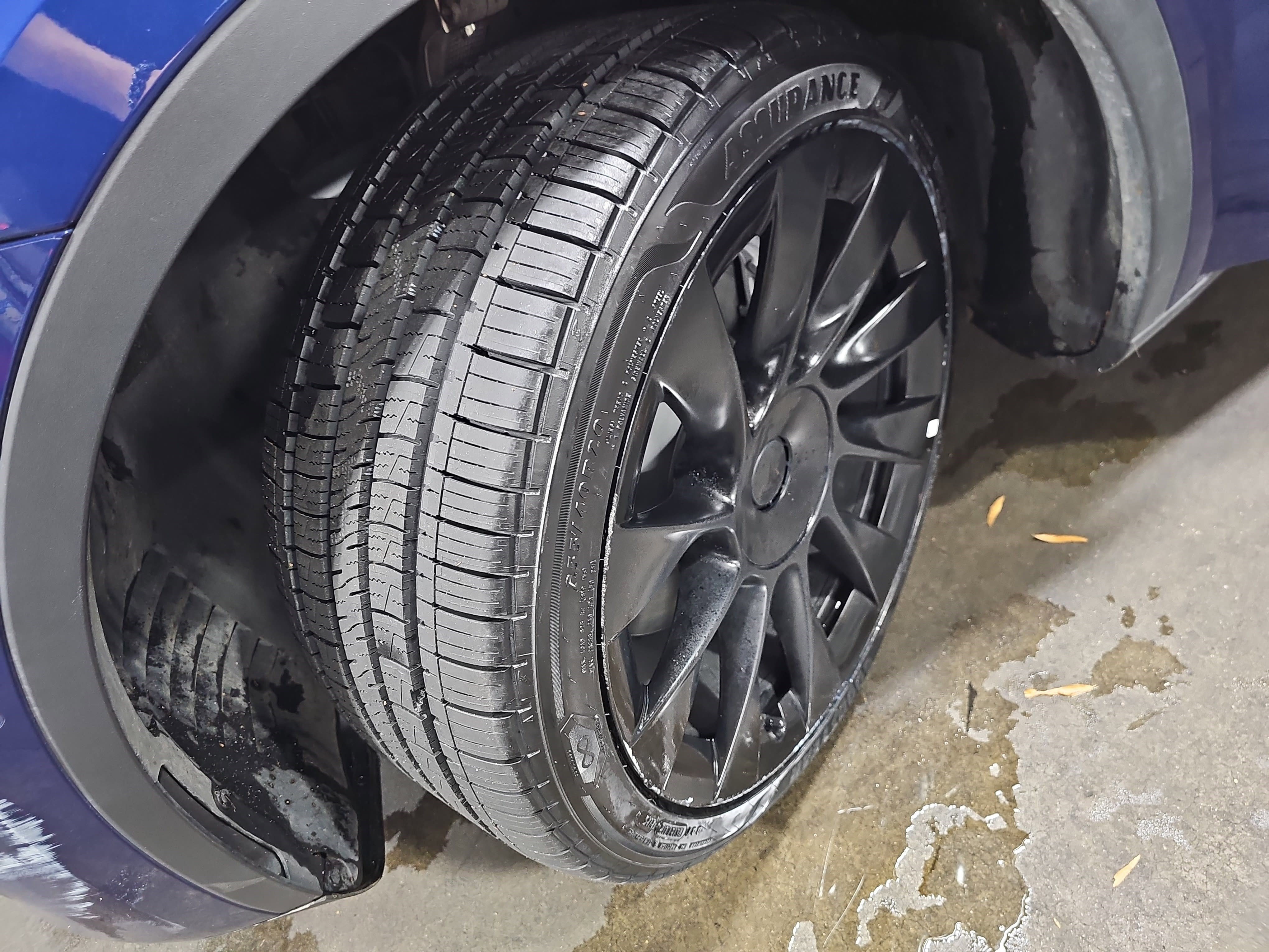 Used 2022 Tesla Model Y Long Range image 34