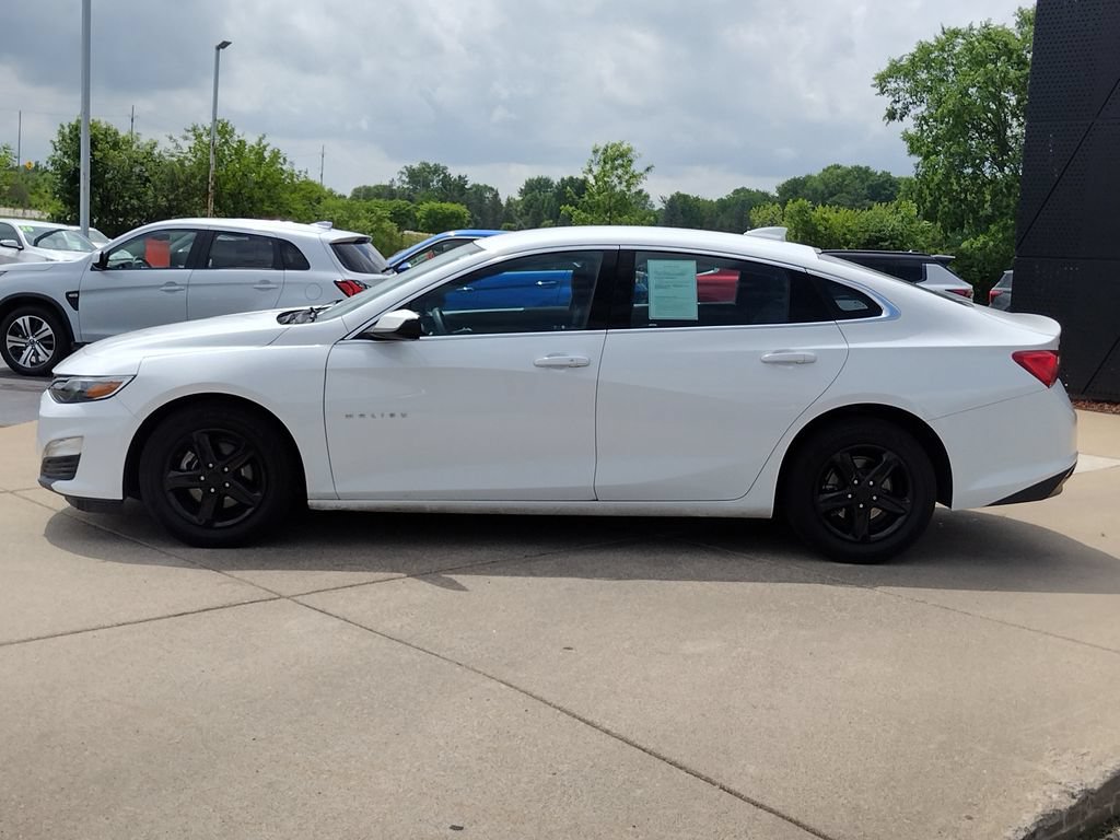 Used 2023 Chevrolet Malibu LT FWD image 16