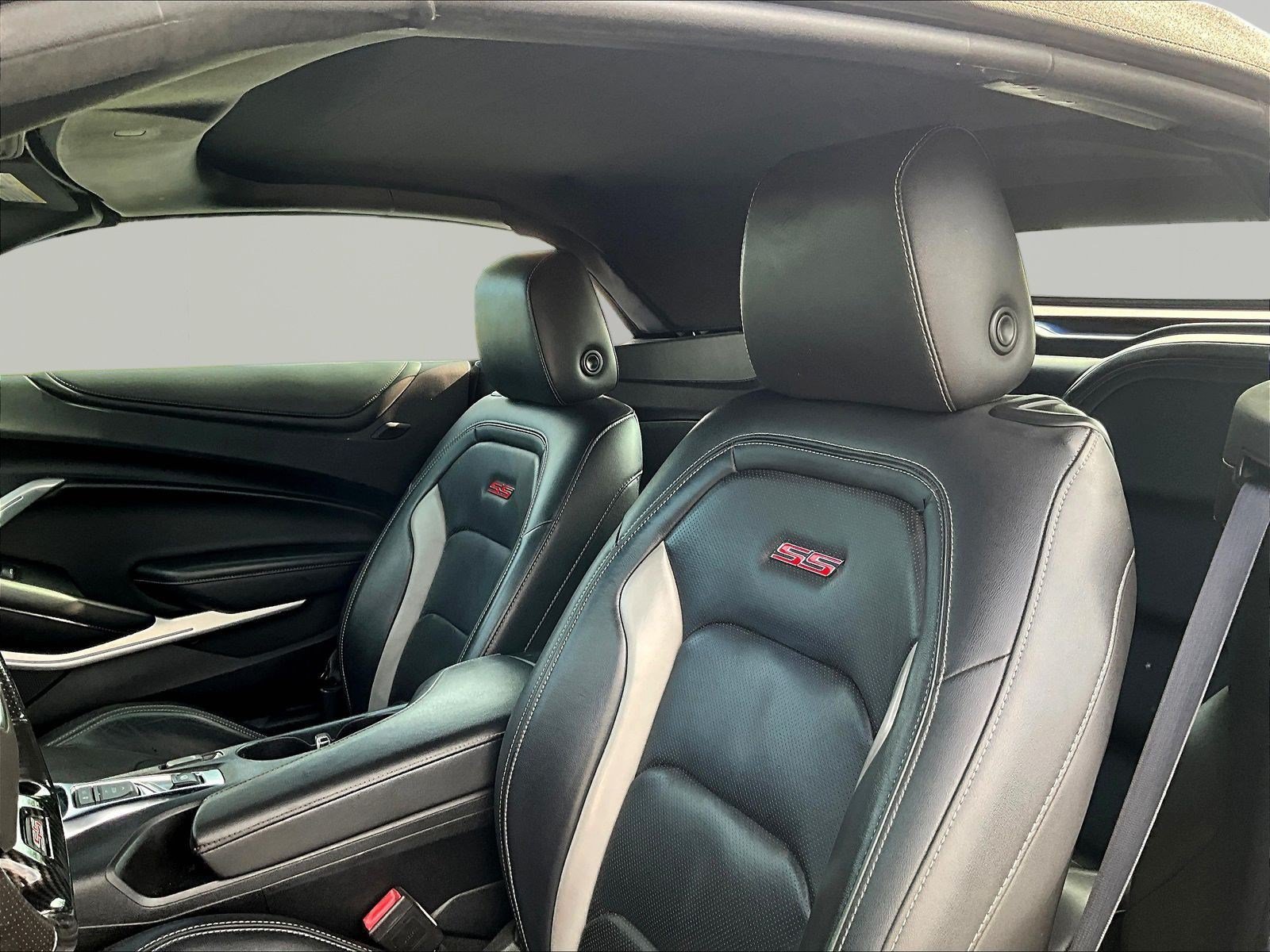 Used 2020 Chevrolet Camaro SS RWD image 19