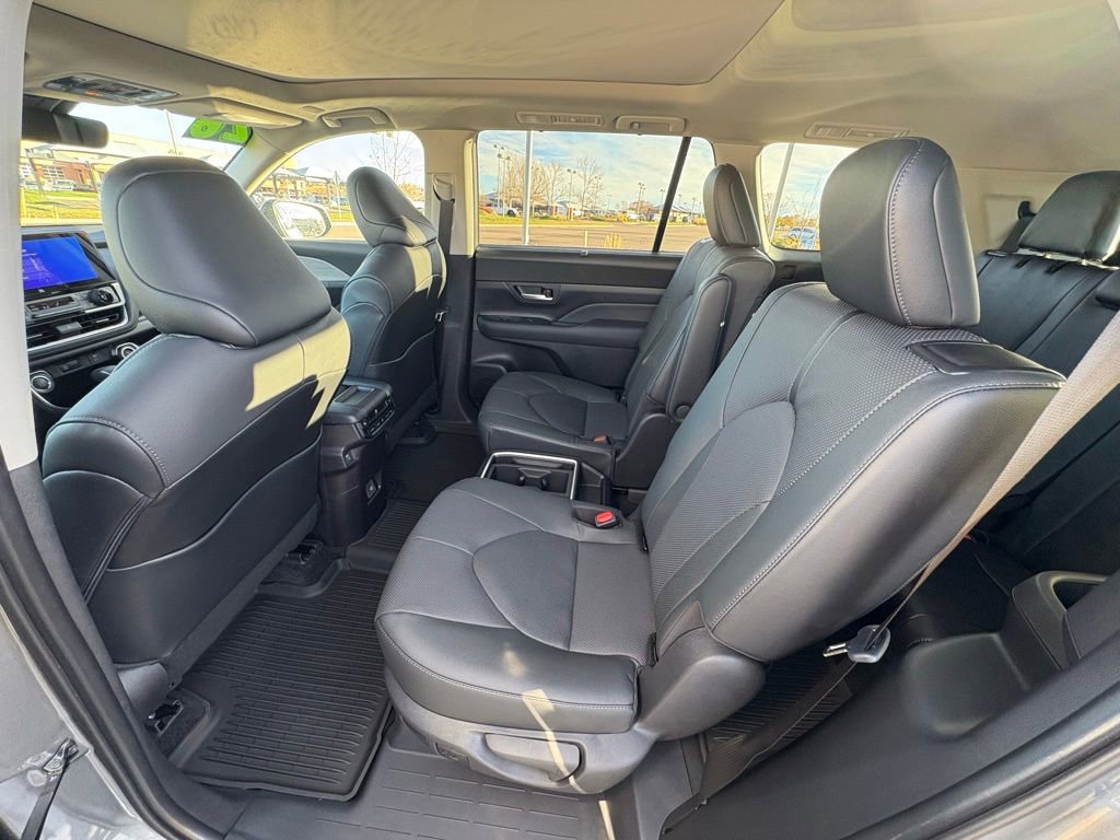 Used 2026 Toyota Grand Highlander Limited image 25