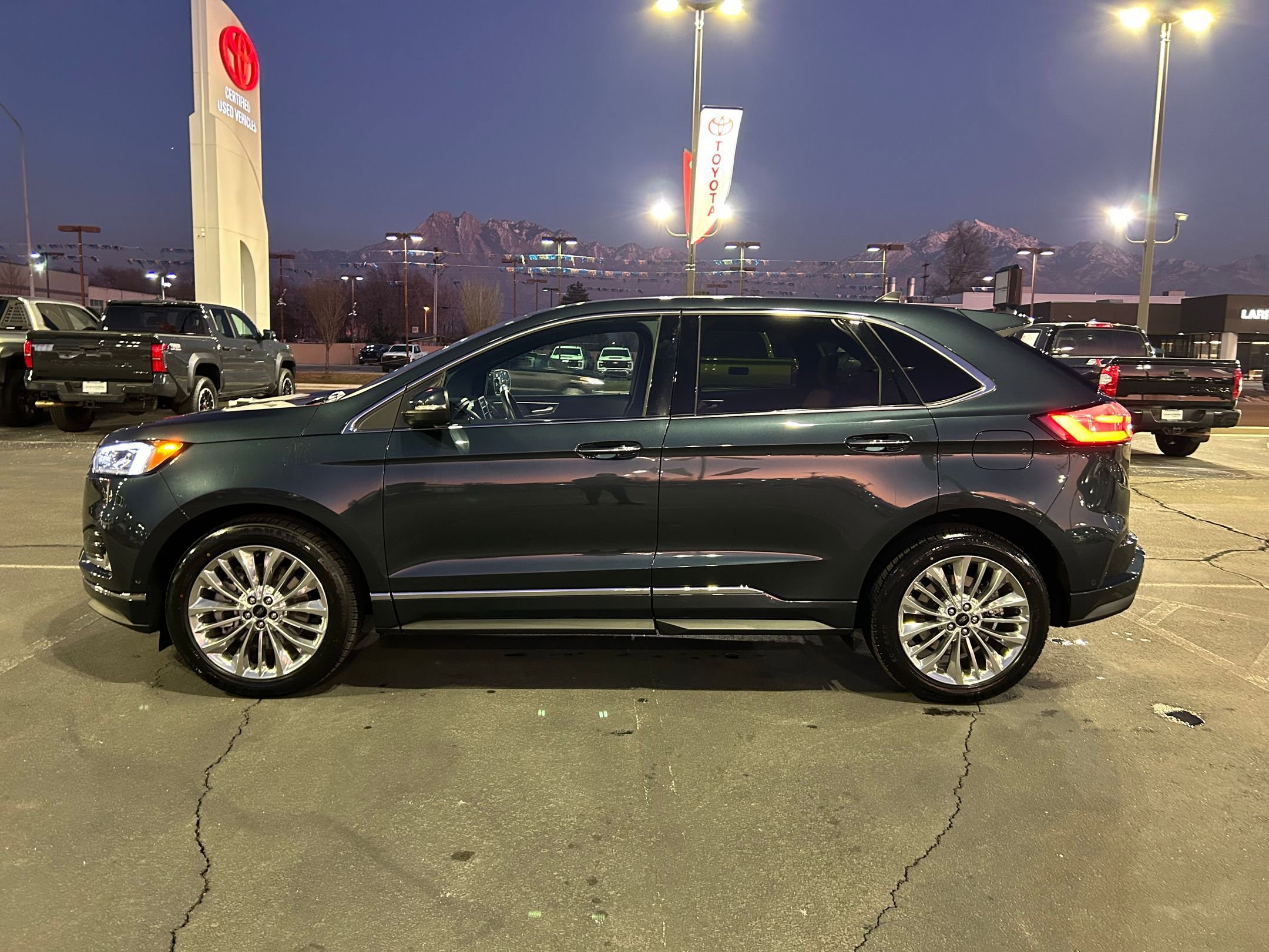 Used 2024 Ford Edge Titanium w/ Titanium Elite Package image 2