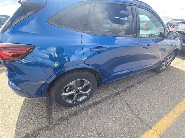 Certified 2023 Ford Escape ST-Line Select w/ Tech Pack #2 AWD/4WD image 4