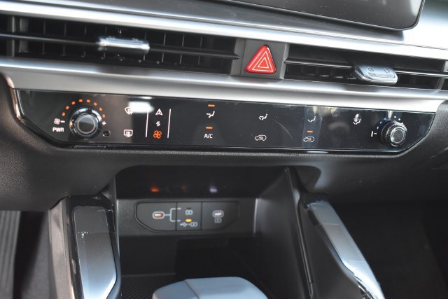 New 2026 Kia Sorento LX FWD image 28