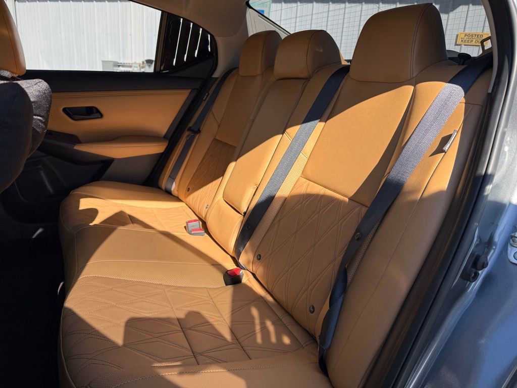 Used 2024 Nissan Sentra SV w/ SV Premium Package image 15