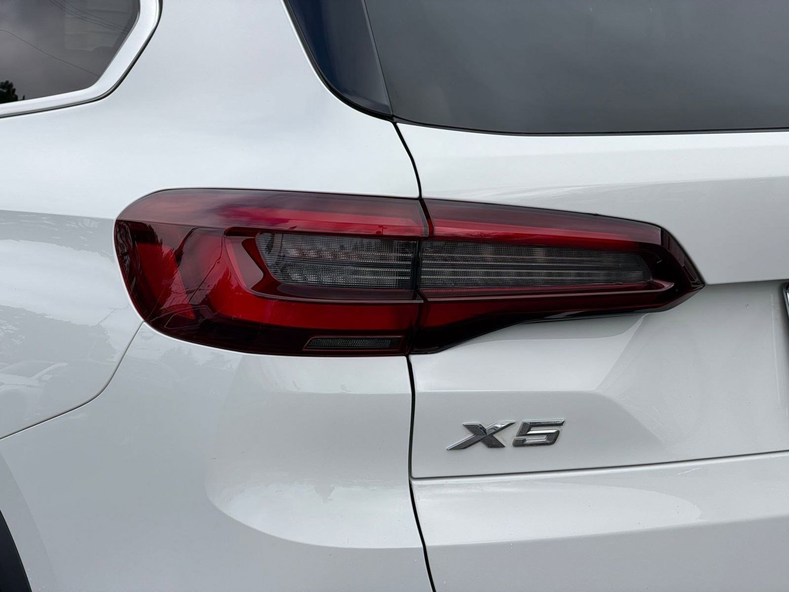 Used 2022 BMW X5 xDrive40i w/ Premium Package image 13