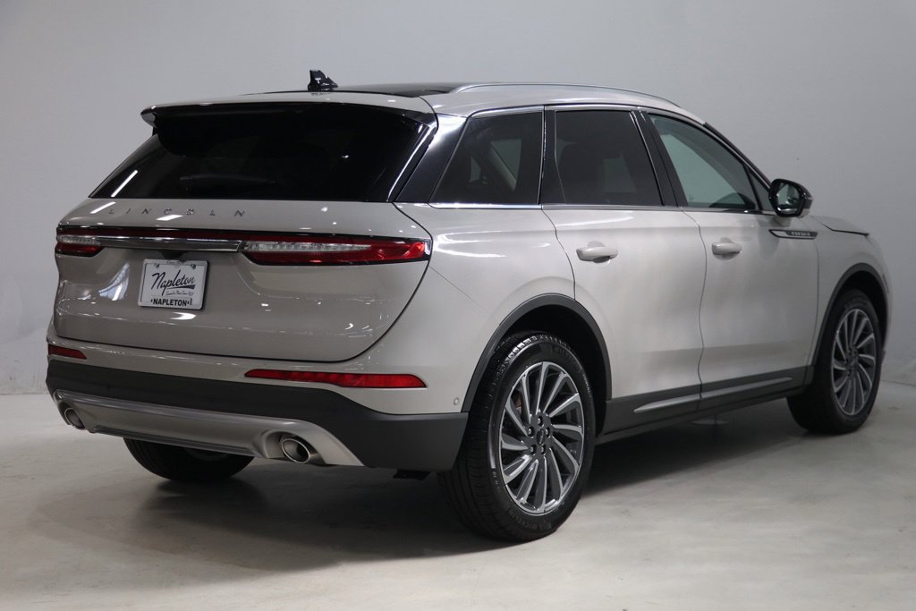 Used 2023 Lincoln Corsair Reserve w/ Equipment Group 202A AWD/4WD image 17