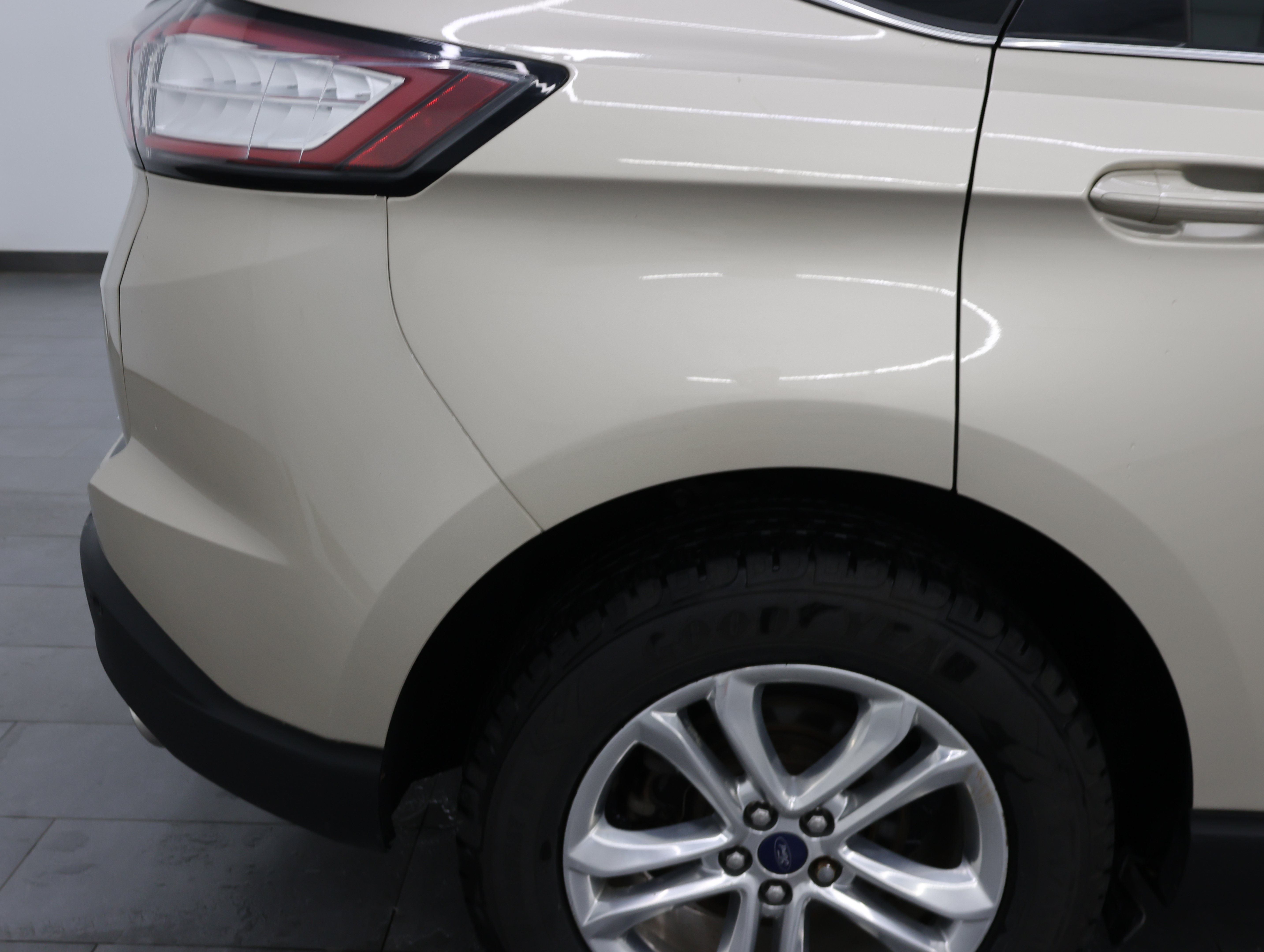 Used 2017 Ford Edge SEL w/ Equipment Group 201A AWD/4WD image 26