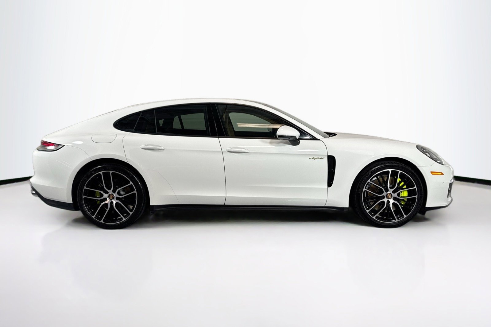 Used 2023 Porsche Panamera 4 w/ Premium Package image 4