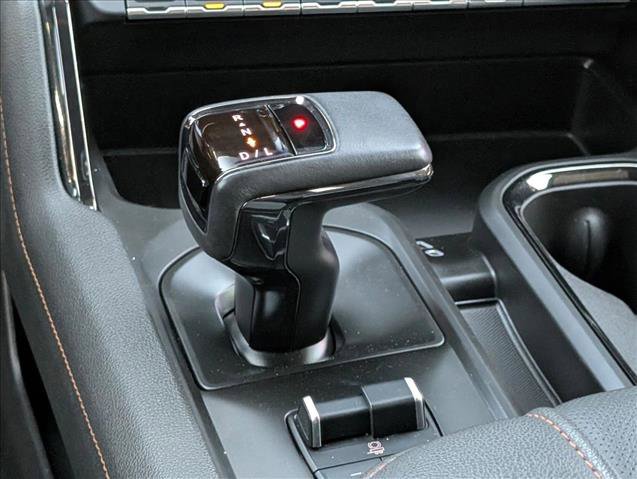 Used 2022 GMC Sierra 1500 AT4 w/ AT4 Premium Package AWD/4WD image 11