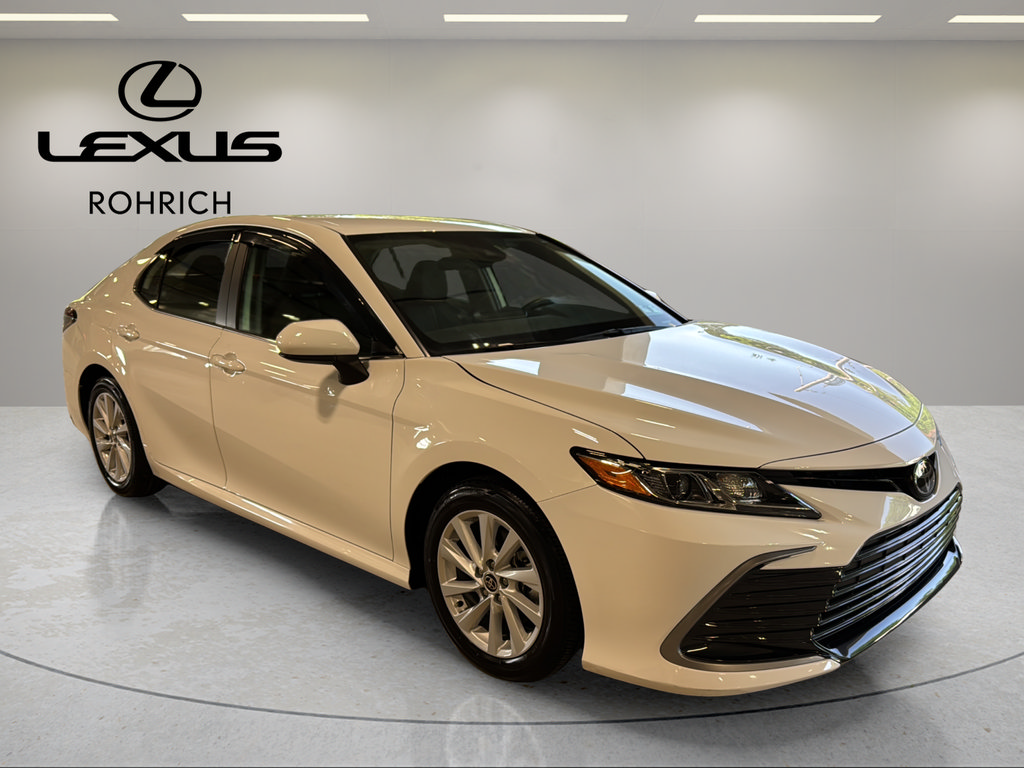 Used 2024 Toyota Camry LE FWD image 4