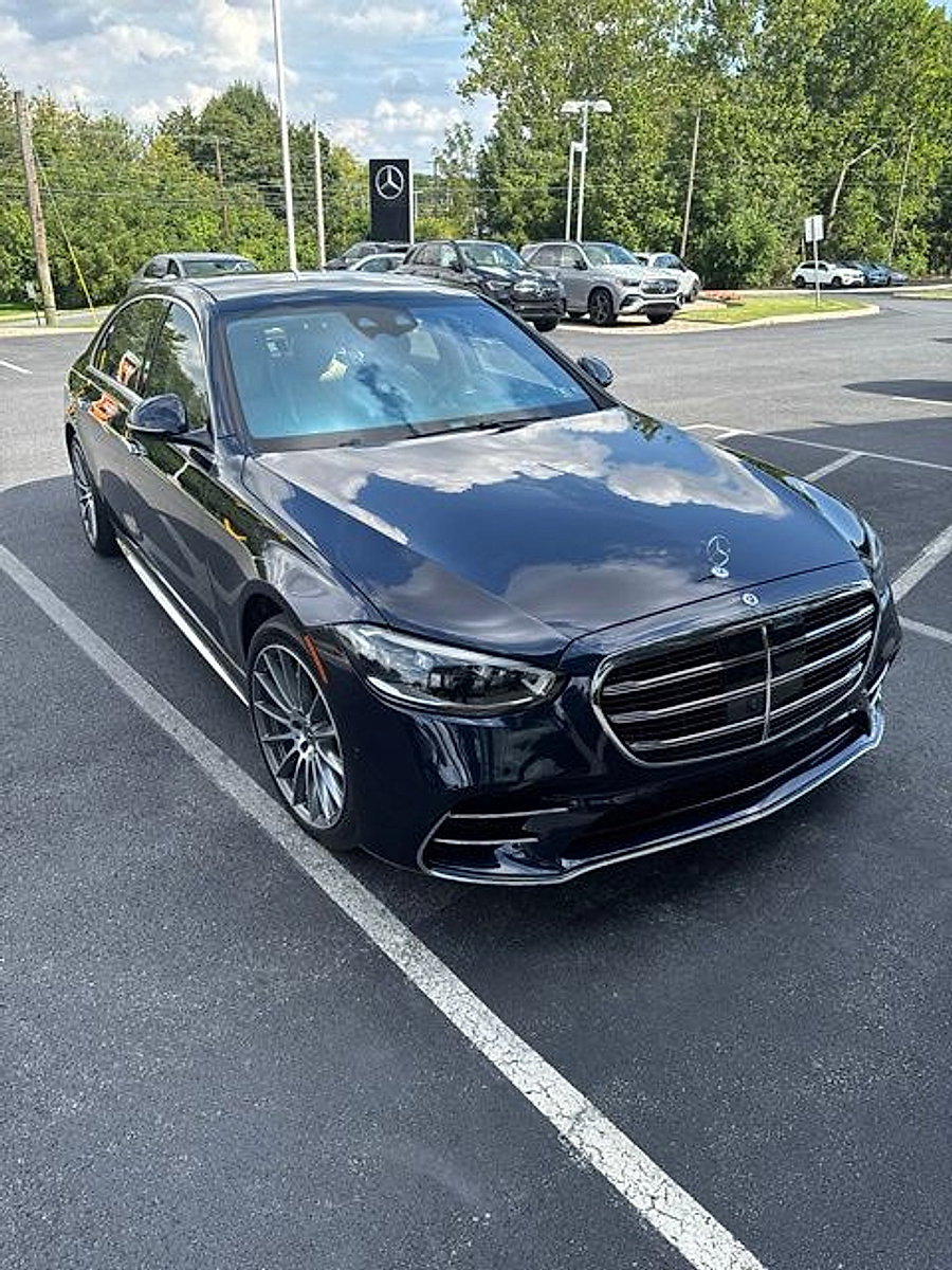 Used 2023 Mercedes-Benz S 580 4MATIC Sedan image 2