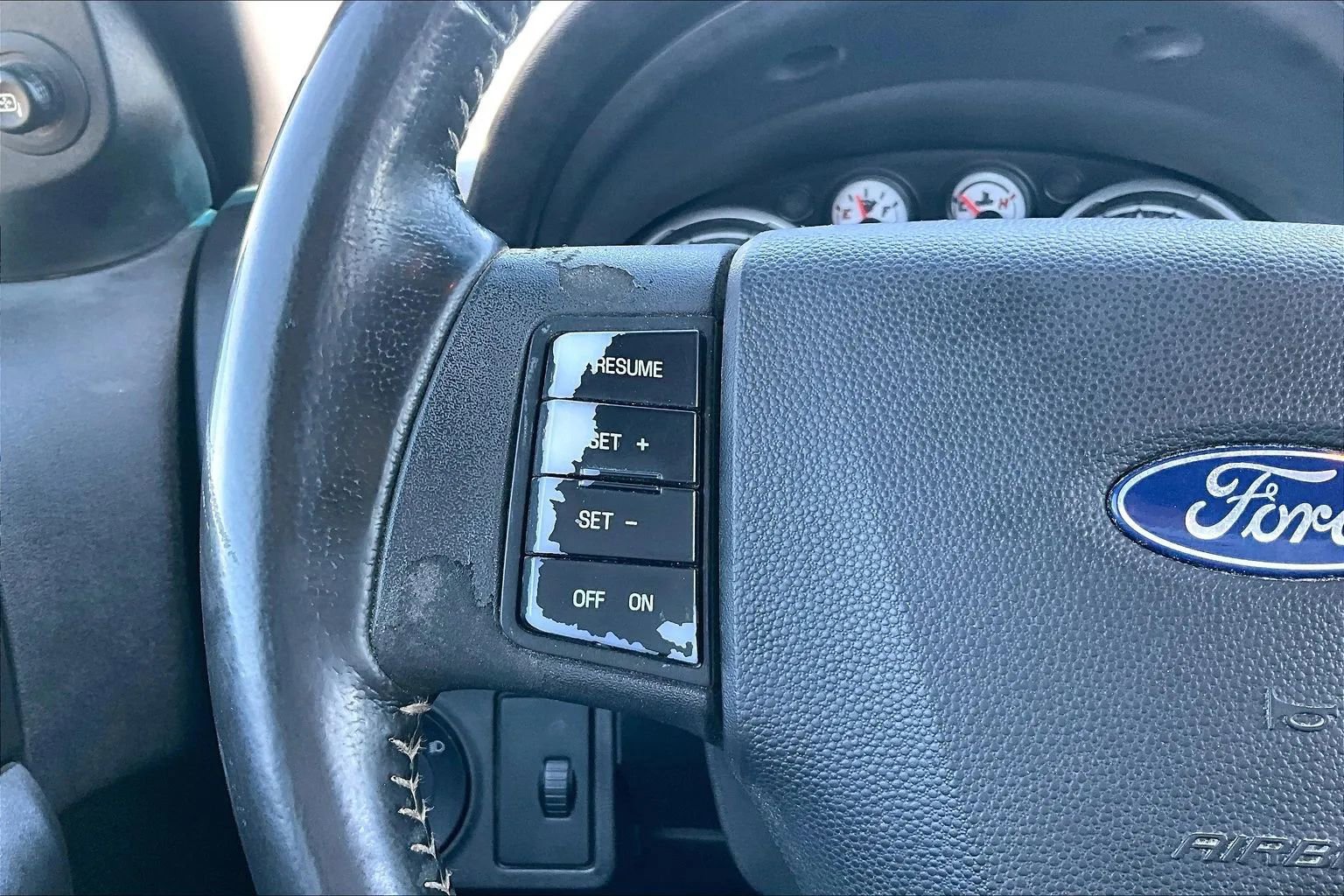 Used 2010 Ford Focus SE FWD image 17