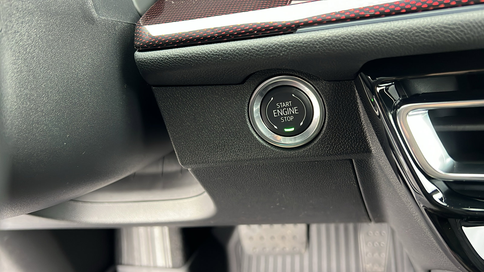 New 2026 Chevrolet Traverse RS w/ LPO, Floor Liner Package image 29