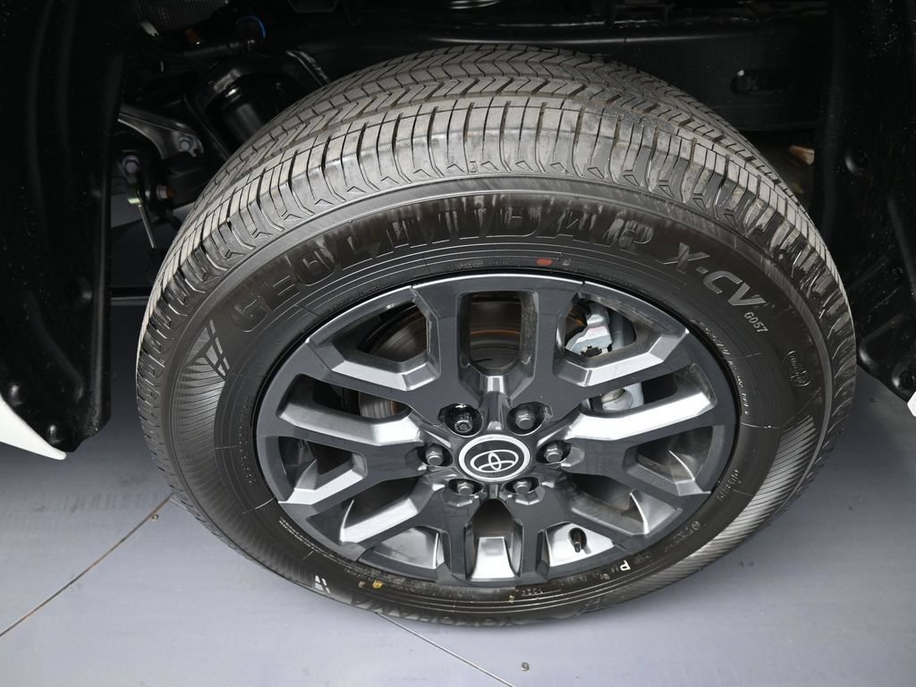New 2024 Toyota Tundra Platinum AWD/4WD image 15