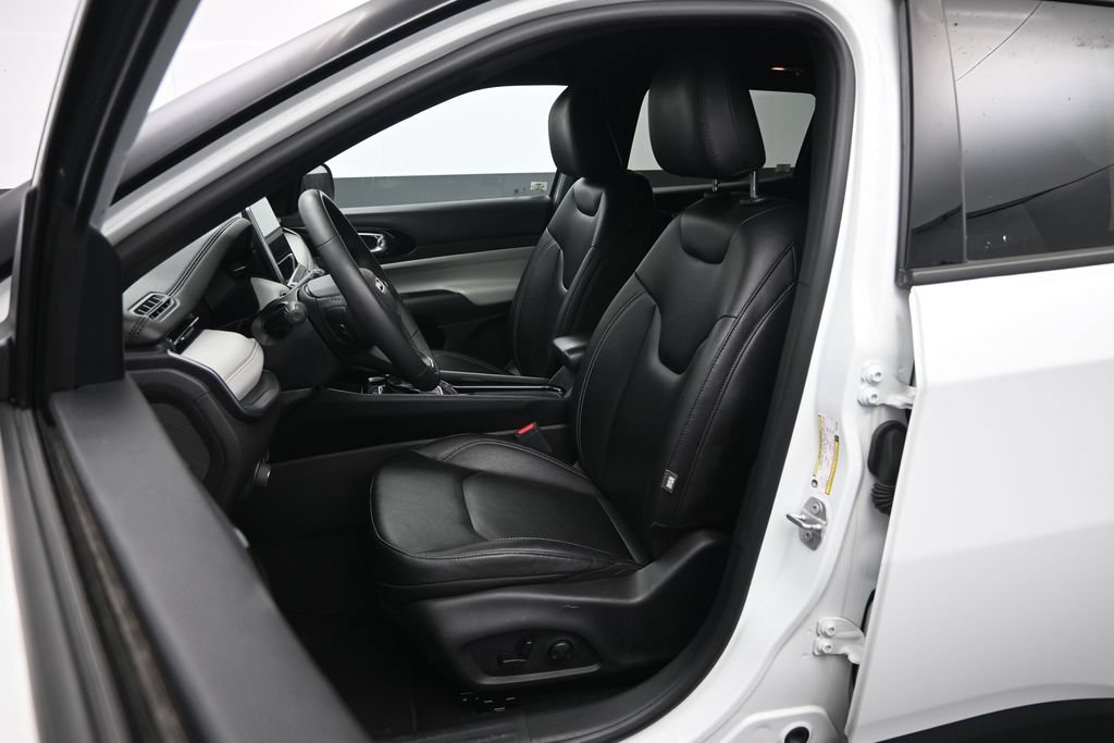 Used 2025 Jeep Compass Limited AWD/4WD image 21
