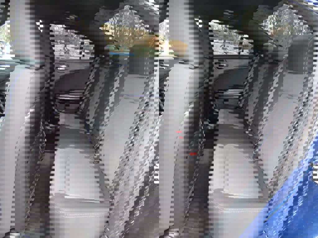 Used 2015 Dodge Charger SE image 12