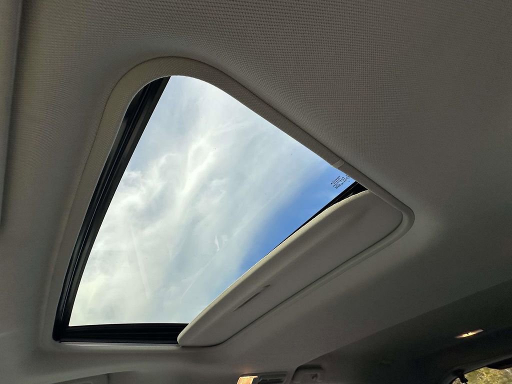 Used 2023 Toyota Sienna XLE image 31