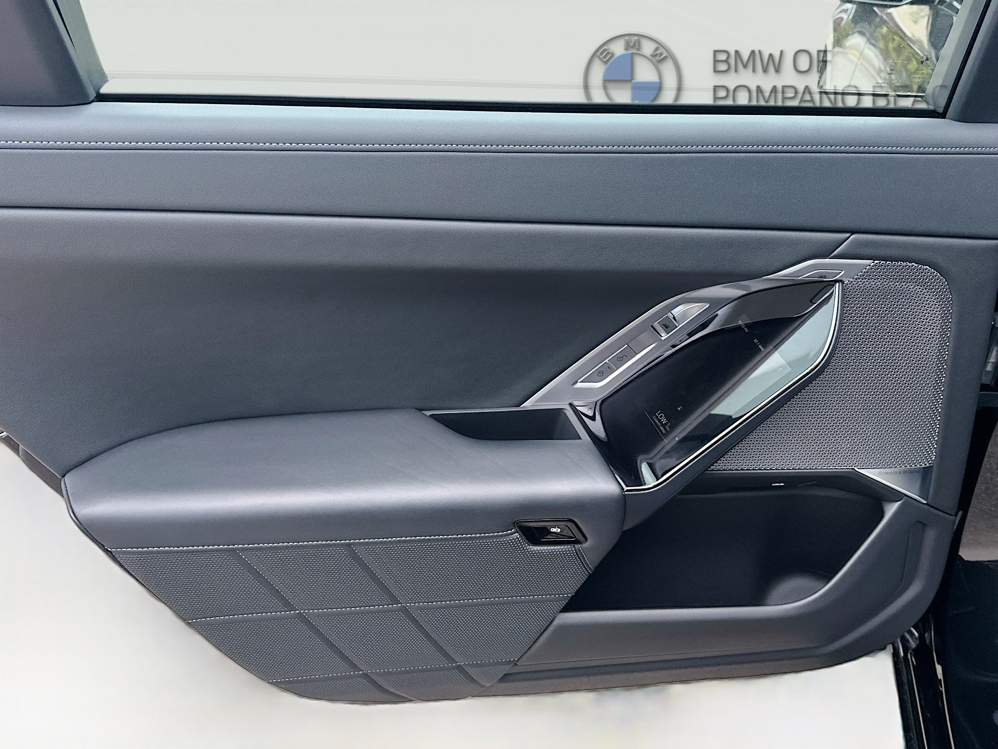 Used 2024 BMW i7 xDrive60 w/ Executive Package AWD/4WD image 22