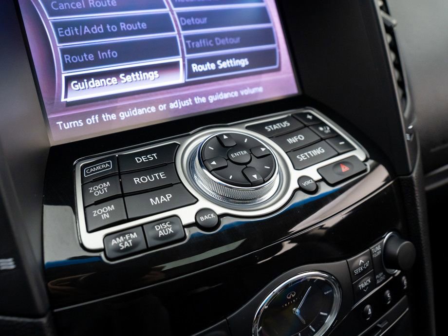 Used 2017 INFINITI QX70 AWD w/ Premium Package image 25