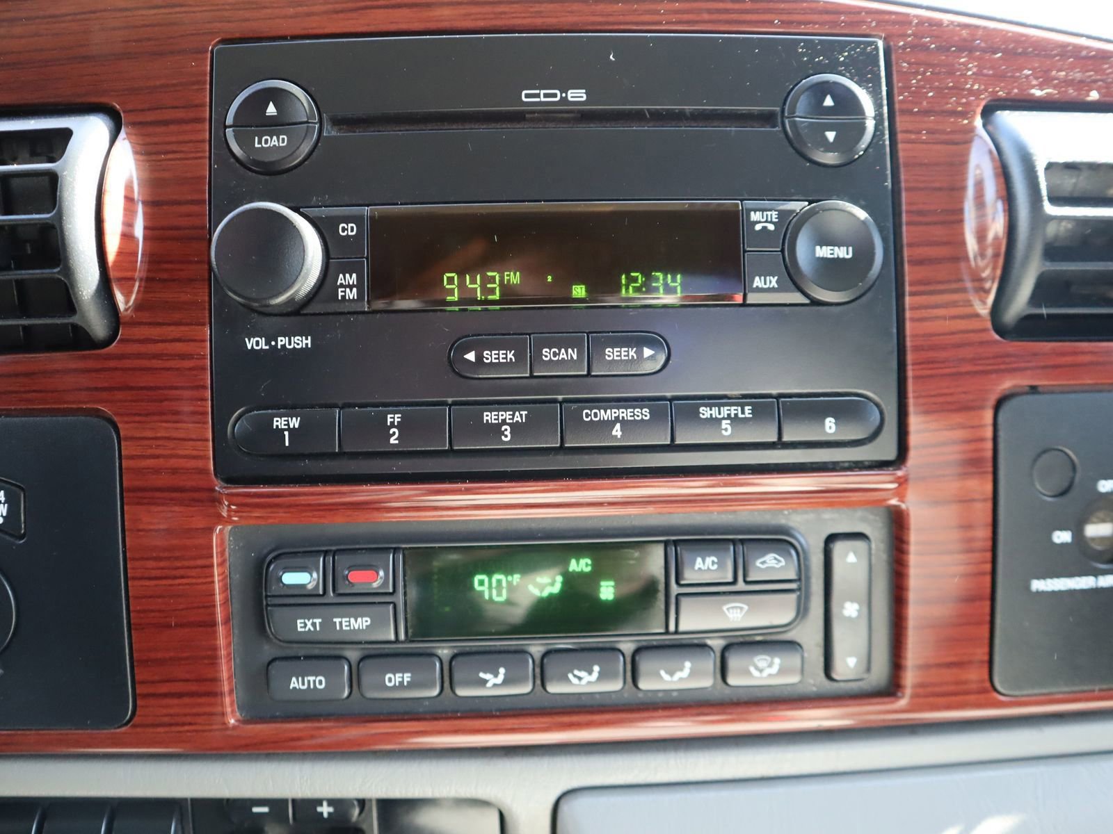 Used 2006 Ford F350 4x4 SuperCab DRW Super Duty image 45