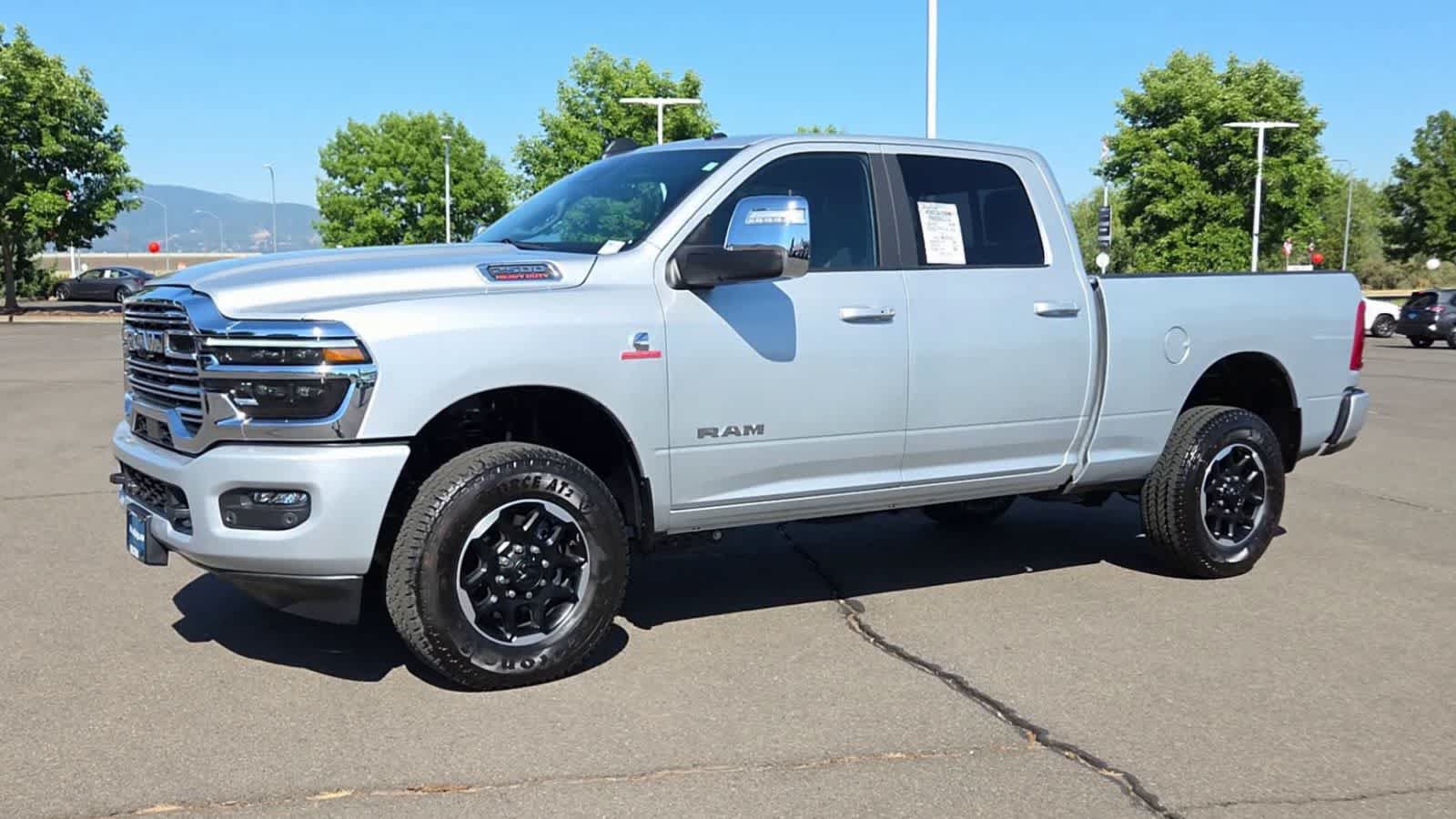Used 2026 RAM 2500 Laramie AWD/4WD image 4