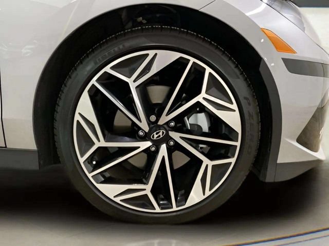 Used 2025 Hyundai Ioniq 6 SEL RWD image 99