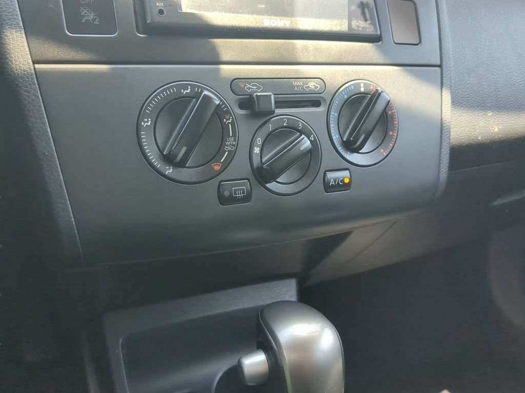 Used 2011 Nissan Versa 1.8 S FWD image 18