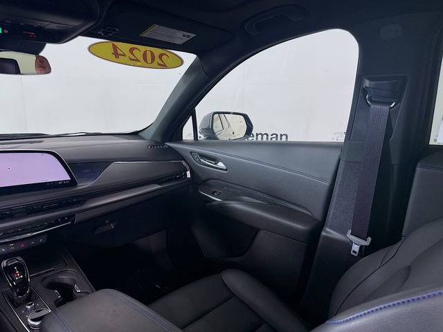 Used 2024 Cadillac XT4 Sport w/ Cold Weather Package image 25