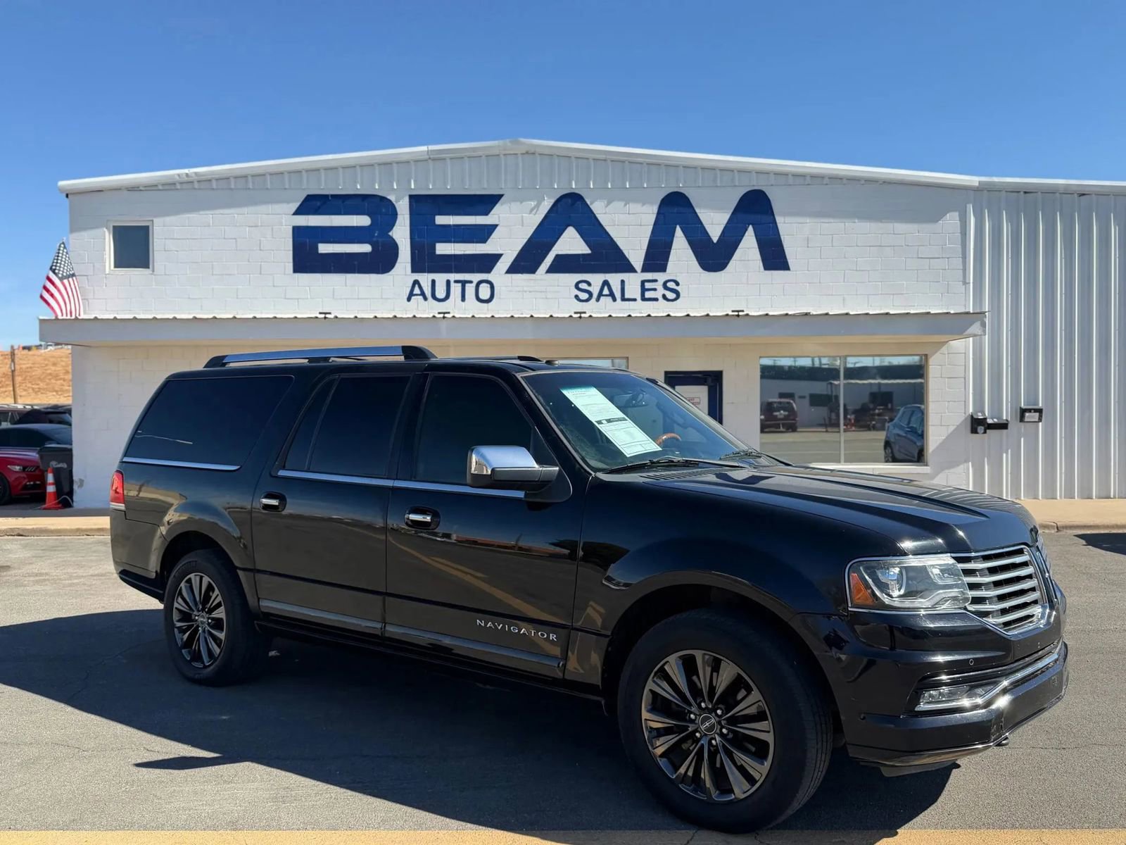 Used 2017 Lincoln Navigator L Select image 1