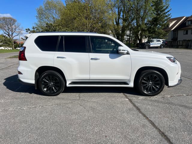 Used 2022 Lexus GX 460 Luxury w/ Sport Design Package AWD/4WD image 13