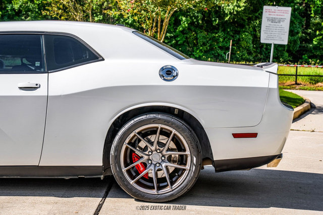 Used 2012 Dodge Challenger SRT8 w/ Premium Sound Group image 5
