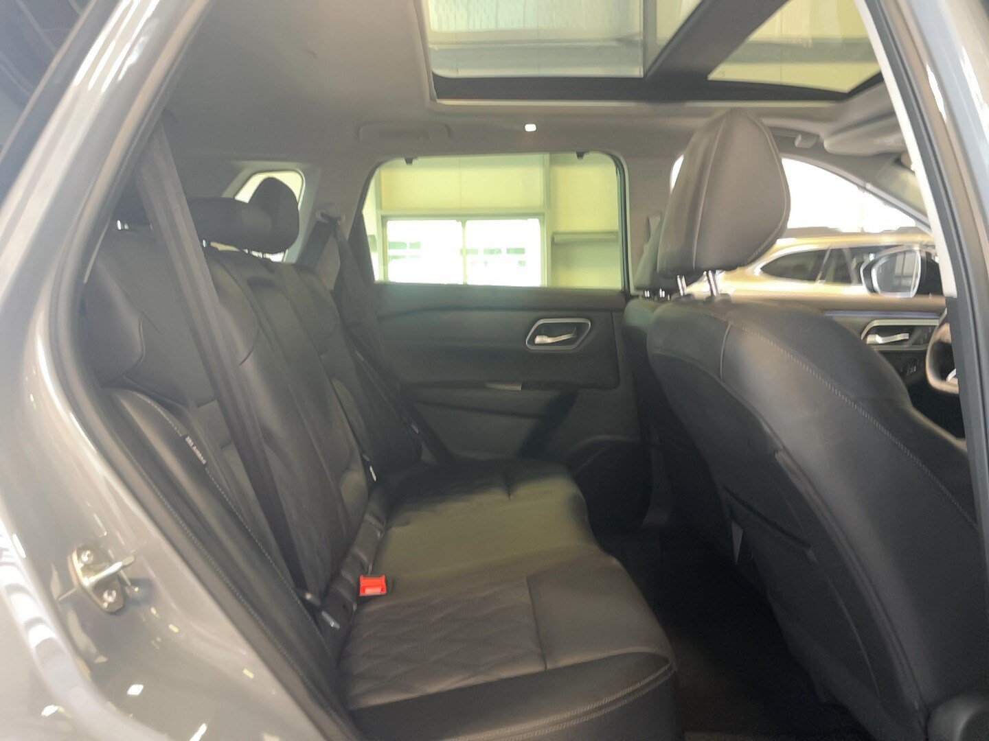Used 2023 Nissan Rogue Platinum AWD/4WD image 19