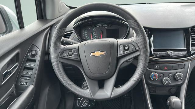 Used 2017 Chevrolet Trax LS w/ Fleet Convenience Package image 13