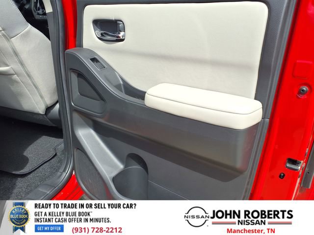 Used 2025 Nissan Frontier SV image 18