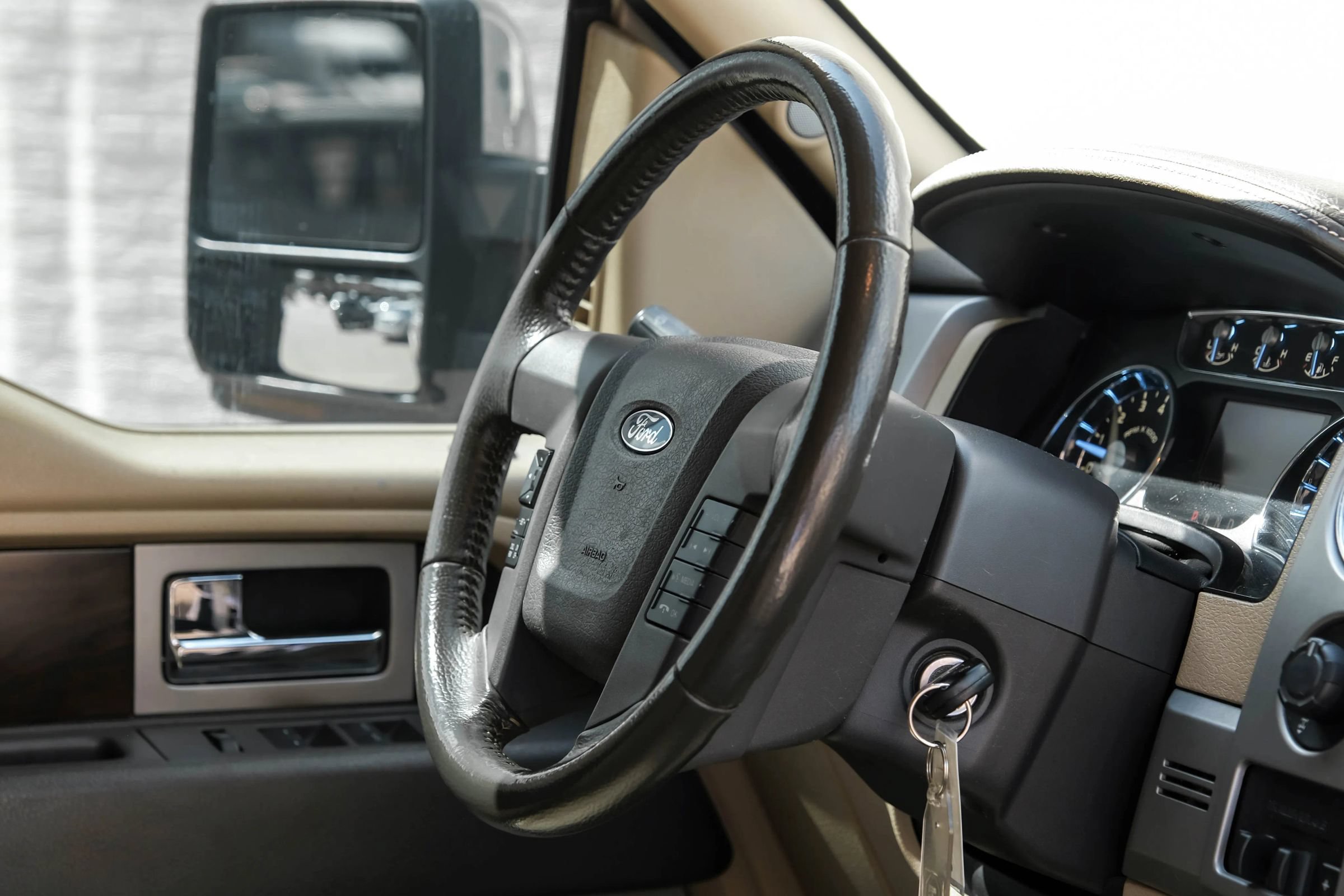 Used 2012 Ford F150 Lariat w/ Lariat Chrome Pkg AWD/4WD image 11